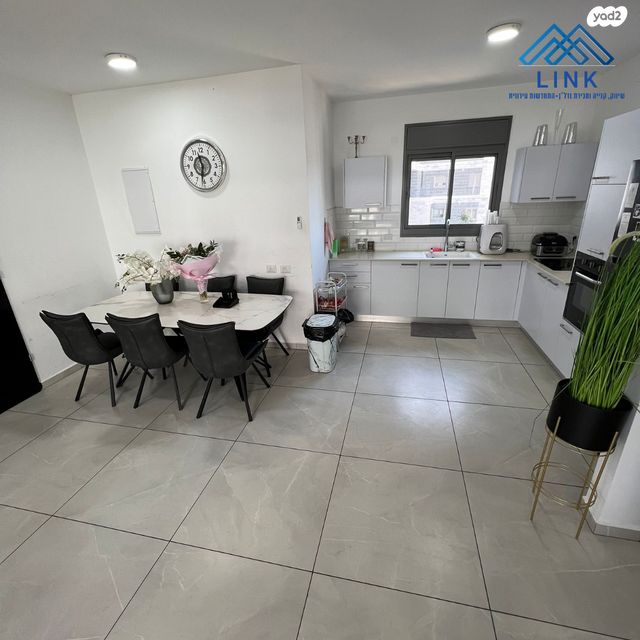 דירה, האנפה, החותרים, טירת כרמל