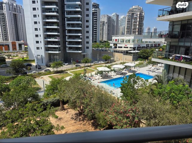 דירה, דודו דותן, עיר ימים, נתניה