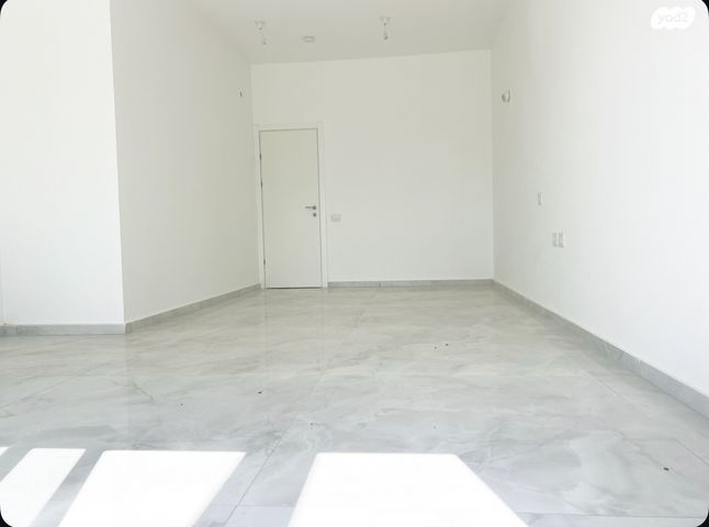 גג/ פנטהאוז, עיר היין, אשקלון