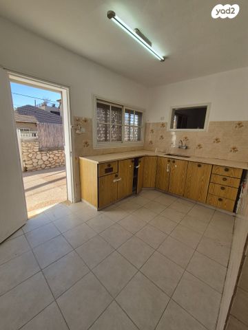 בית פרטי/ קוטג', חומה ומגדל, שכונה ג', באר שבע