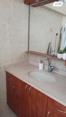 דירה, יוסף אהרונוביץ', שיכון ותיקים, חולון