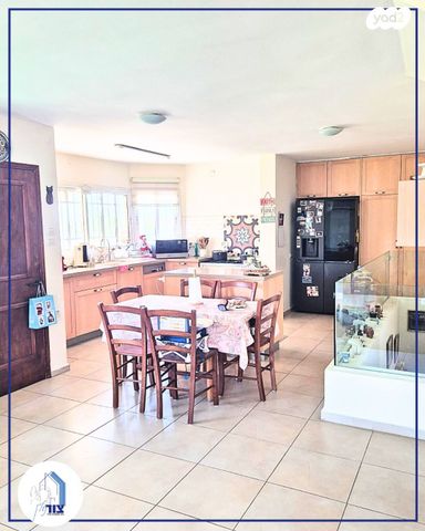 דו משפחתי, בן גפן 64, גבעת העיריות, גדרה