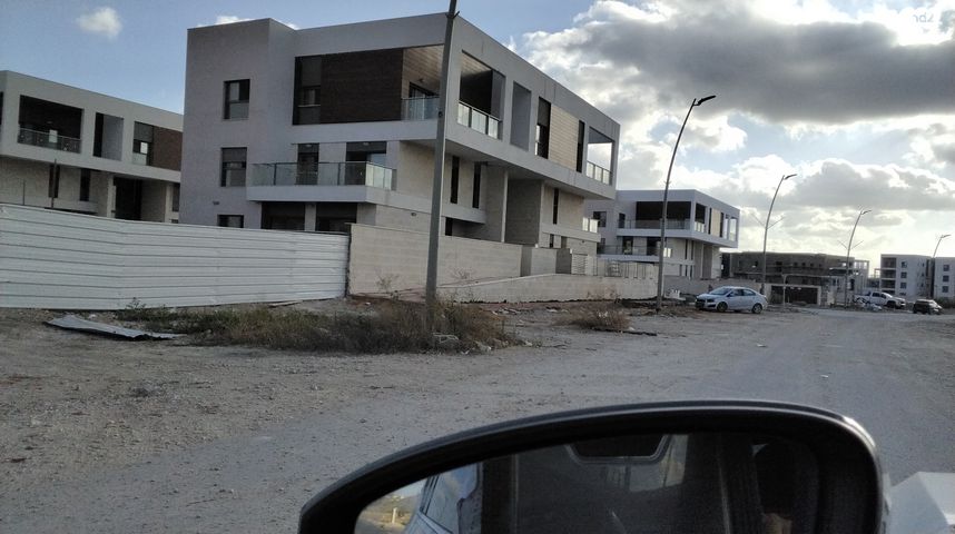 מגרשים, בת חפר, בת חפר