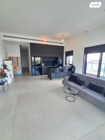 דירה, עלומים, אזור הבילויים, רמת גן