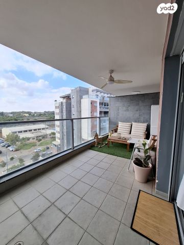 דירה, אהבת אדם, שרונה, כפר יונה