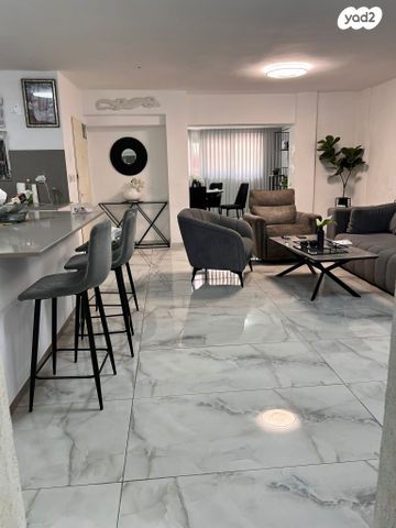 בית פרטי/ קוטג', משעול חנוך, קרית גת