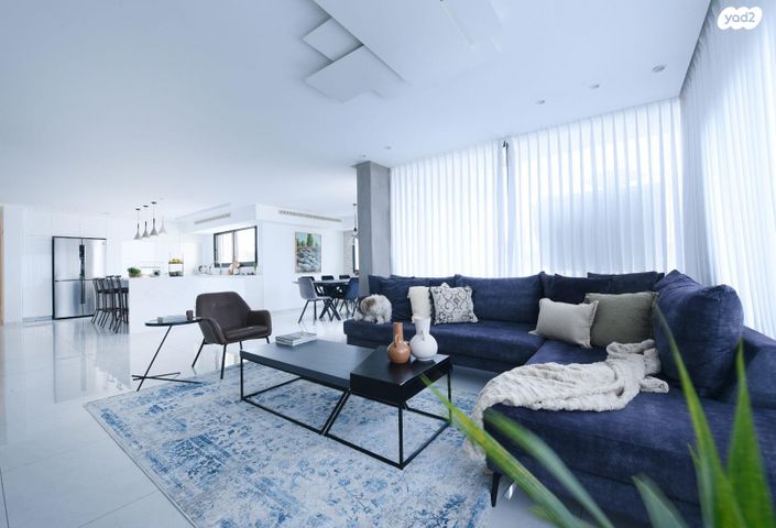 גג/ פנטהאוז, יהושע רבינוביץ 2, בן גוריון, חולון