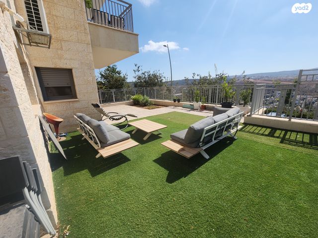 דירת גן, עגור, סנסן, צור הדסה