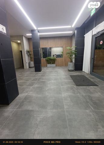 נווה שרון / שער העיר