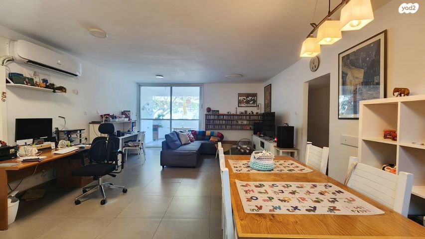 נווה יהושע, ערמונים