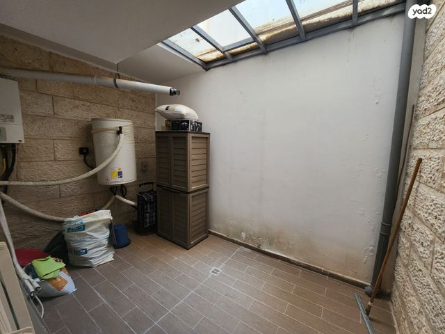 דירת גן, עגור, סנסן, צור הדסה