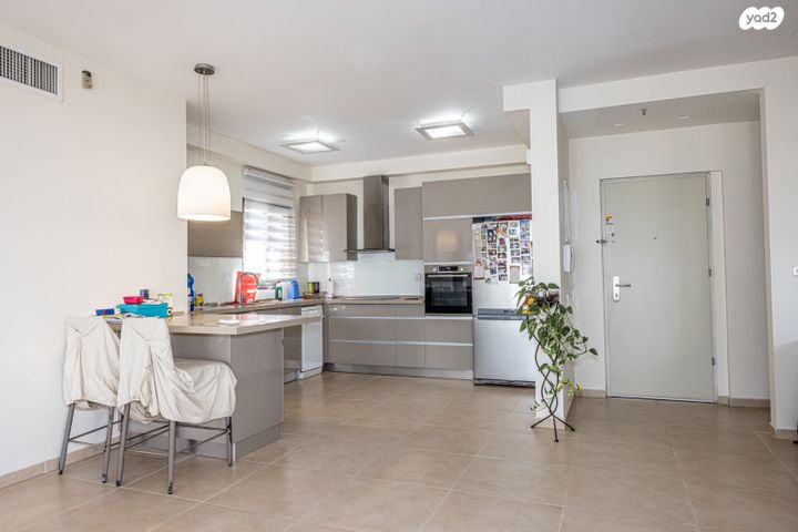 דירה, אהוד מנור, עיר ימים, נתניה