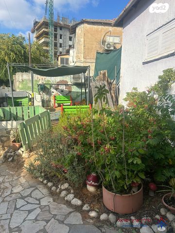 דו משפחתי, הרא"ה, אזור הבילויים, רמת גן