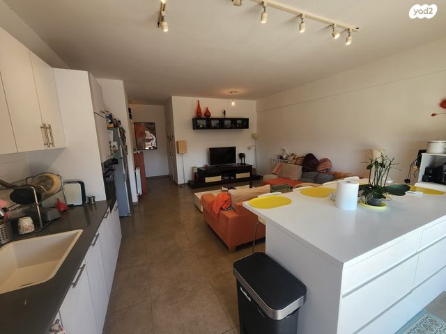 דירת גן, עגור, סנסן, צור הדסה