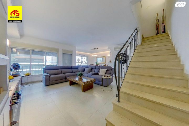 גג/ פנטהאוז, הכלנית, רעננה