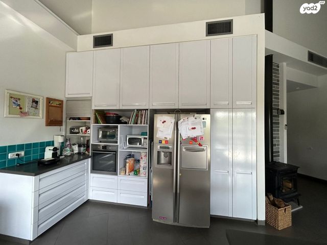 דו משפחתי, יד חנה