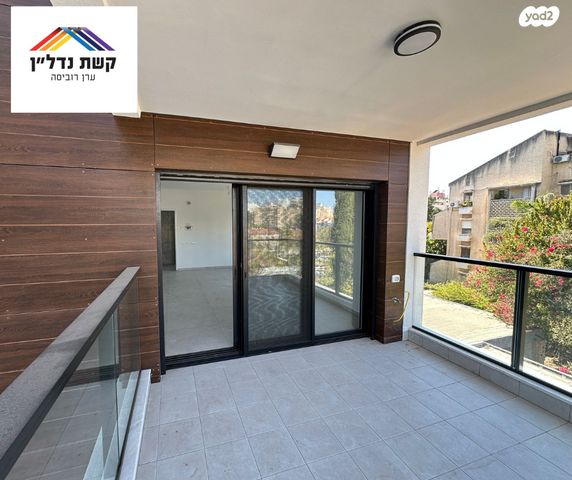 דירה, הכרמל, שיכוני מזרחי, כפר סבא