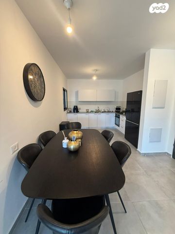 דירה, עמק חפר, מורשת, מודיעין מכבים רעות