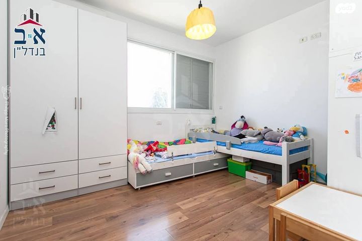 דירה, כיכר הרקפות, כרמל מערבי, חיפה