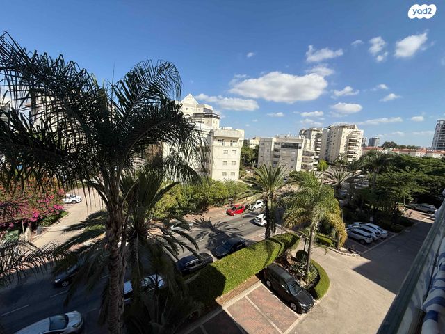 דירה, מנחם בגין, נווה גנים, קרית מוצקין