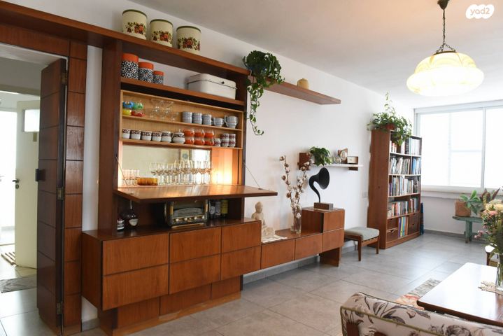 דירה, שדרות ירושלים, מכללת תל אביב יפו, דקר, תל אביב יפו