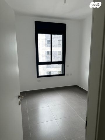 דירה, רועי קליין, רמת גן