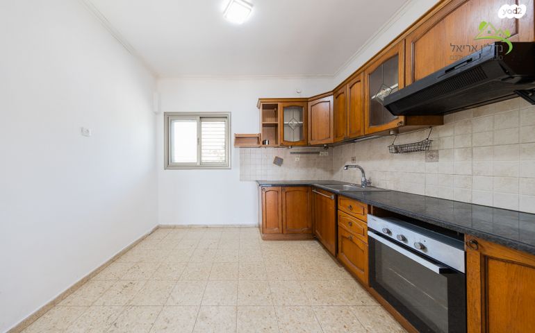 דירה, דרך הציונות 19, אריאל