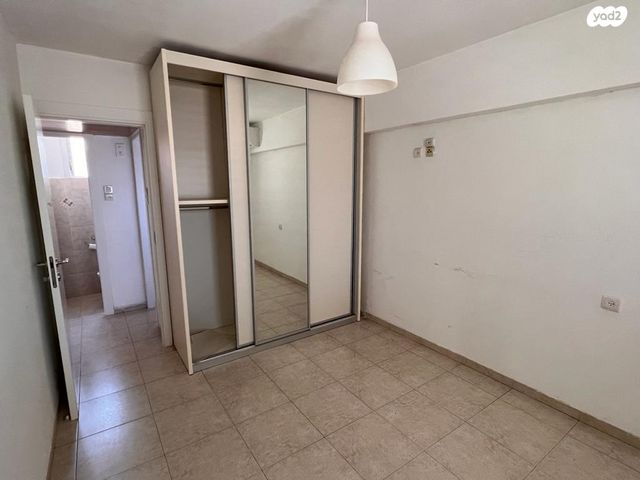 דירה, יוסף אהרונוביץ', שיכון ותיקים, חולון