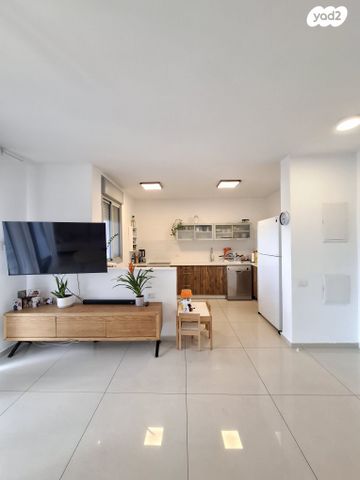 דירה, אהבת אדם, שרונה, כפר יונה