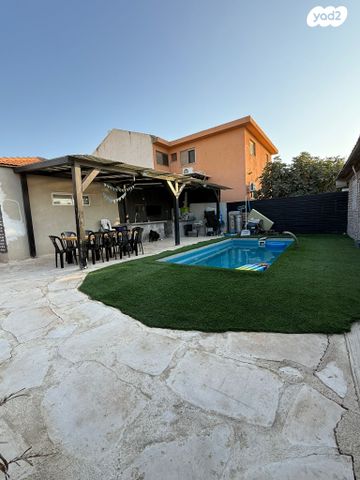 דו משפחתי, משעול השושן, קרית גת