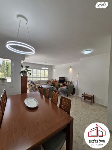 דירה, מורן 4, סביוני הכפר, כפר סבא