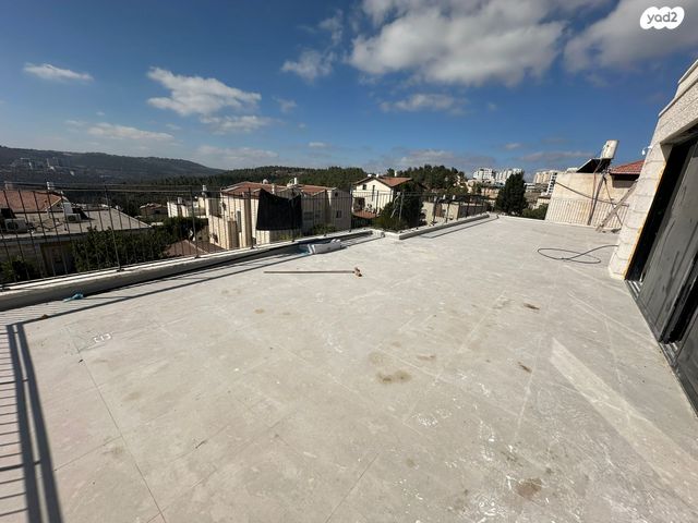 גג/ פנטהאוז, גפן, מעוז ציון א', מבשרת ציון