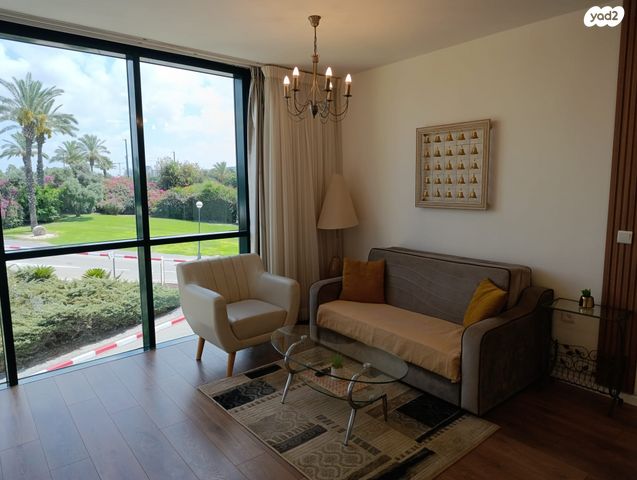 דירה, נאות גולף, נאות גולף, קיסריה