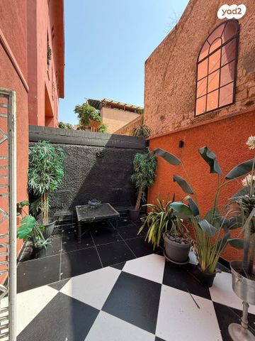 דירת גן, הצדף, עג'מי, גבעת העליה, תל אביב יפו