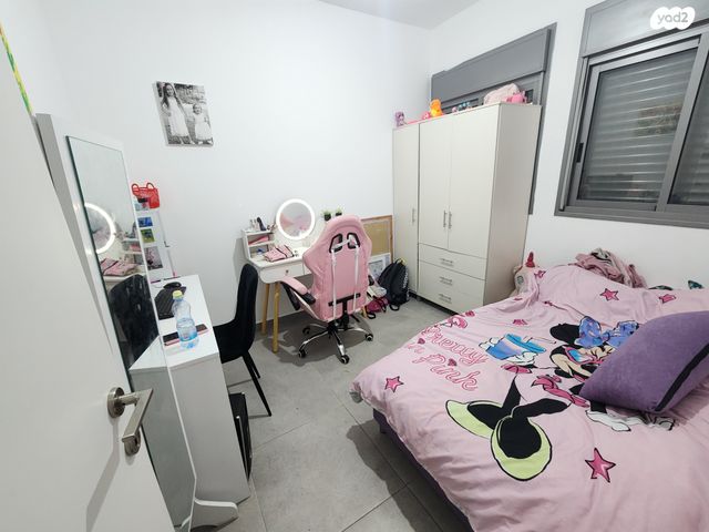 דירה, אבני חן, חריש