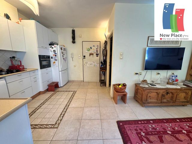 דירה, חנה סנש 23, גבעת הרמבם, גבעתיים