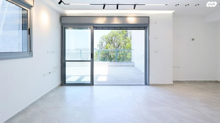 דירה, אחד העם, לסטר/רבוצקי, רעננה