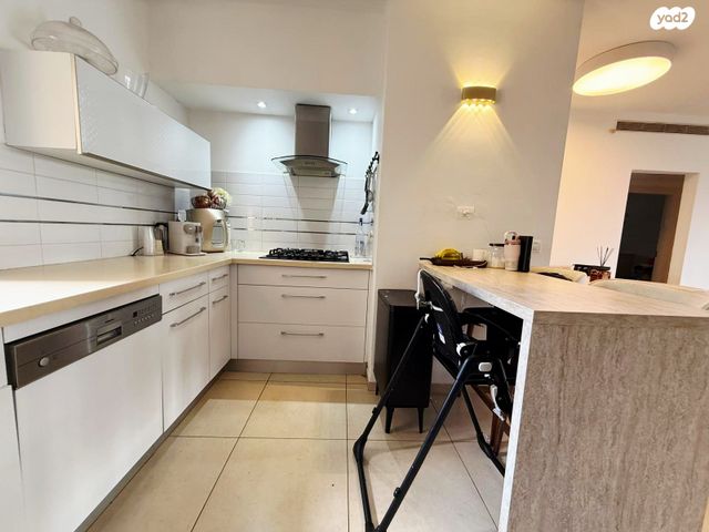 דירה, ישראל גלילי, קרית אילון, חולון