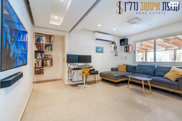 דירת גן, מבצע עזרא, גבעת אולגה, חדרה