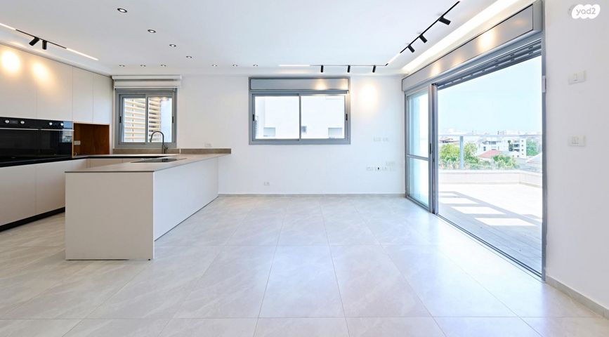 דירה, אחד העם, לסטר/רבוצקי, רעננה