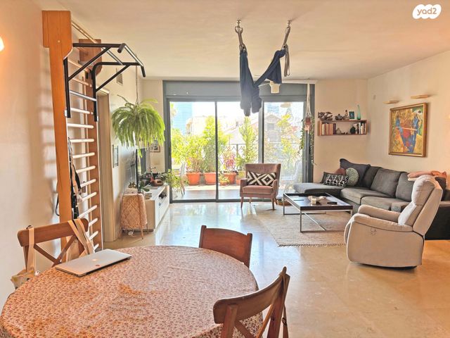 דירה, בנימין מטודלה, שיכון דן, נווה דן, תל אביב יפו