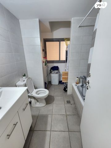 דירה, אבני חן, חריש