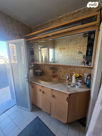 גג/ פנטהאוז, רוטשילד 27, הגבול רוטשילד, בת ים