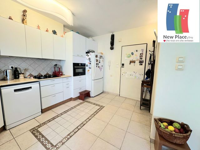 דירה, חנה סנש 23, גבעת הרמבם, גבעתיים