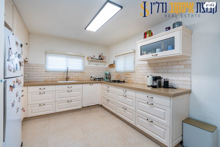 דירת גן, מבצע עזרא, גבעת אולגה, חדרה