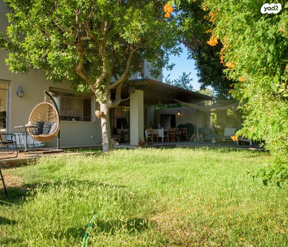 בית פרטי/ קוטג', כפר מנחם