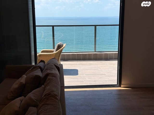 גג/ פנטהאוז, ירושלים 3, רוטשילד עצמאות, בת ים