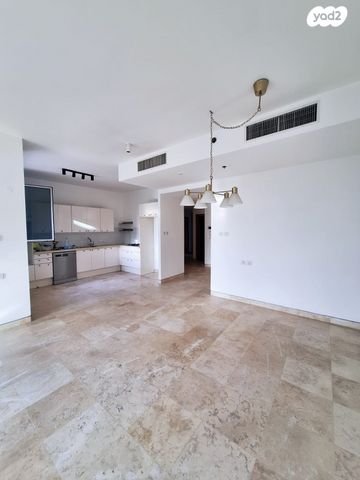 דירה, ניסים אלוני, צמרות איילון, פארק צמרת, תל אביב יפו