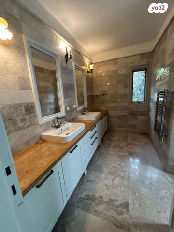 משק חקלאי/ נחלה, בניה