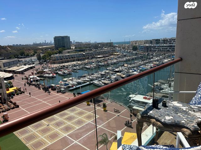 דירה, הצדף, הרצליה